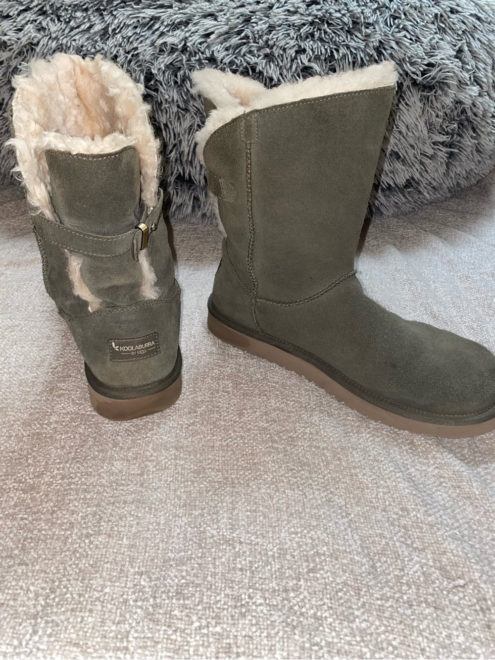 Koolaburra by UGG Remley Short Suede Fur Lined Boots - Dusty Olive Green Size 11